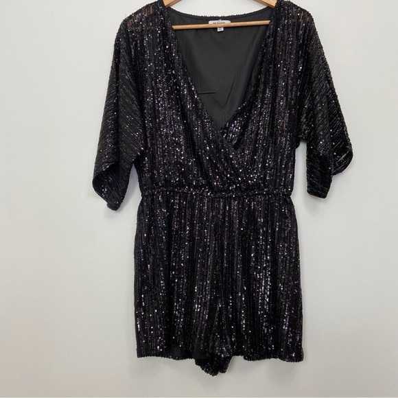 BB Dakota sequins shortall  black jumpsuit shorts onepiece V neck dark Academia - Picture 16 of 16